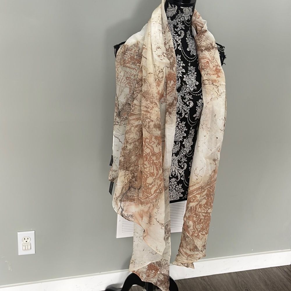 Lord & Taylor NEW Stunning scarf